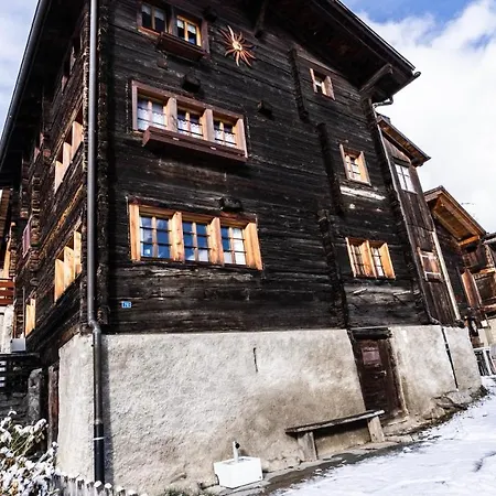 Heimeliges Walliserhaus Apartament