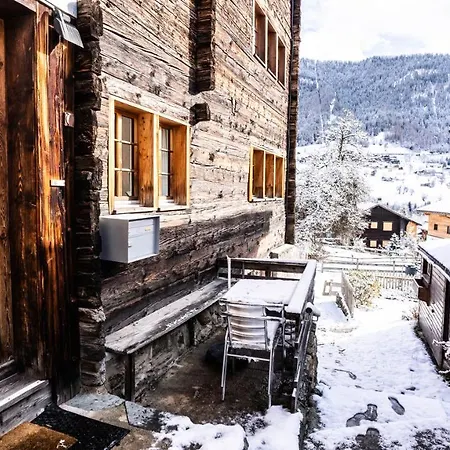 Heimeliges Walliserhaus דירה